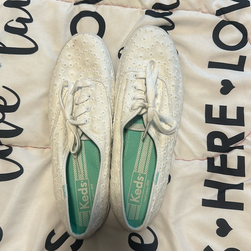 White keds